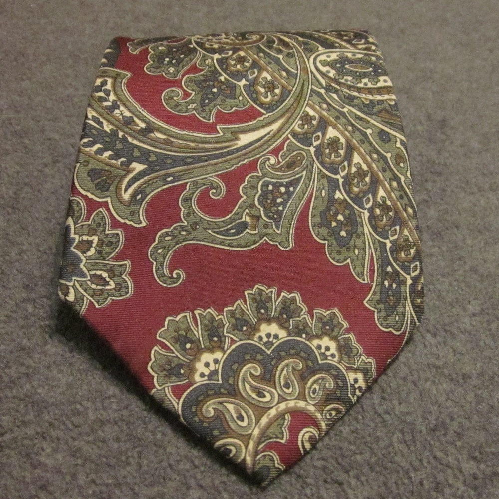 Halston Silk Tie Excellent Condition